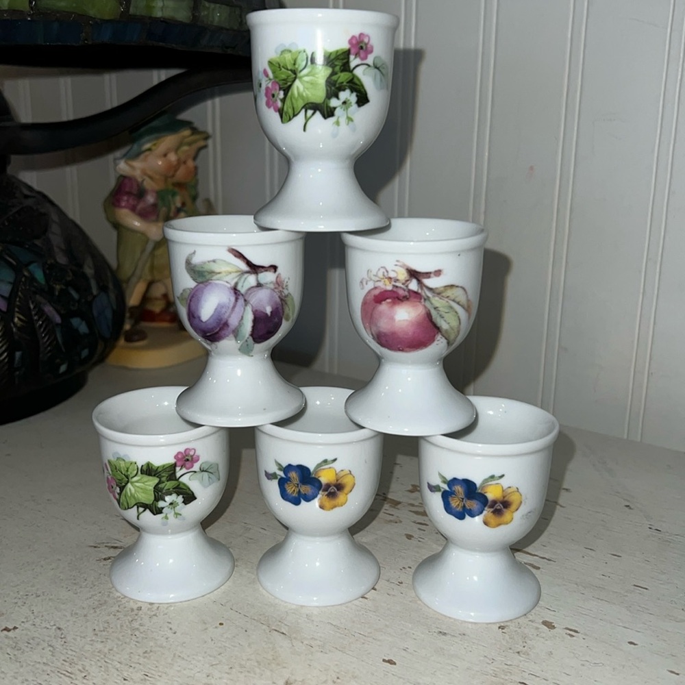 Lot porcelain egg cups